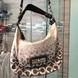 Dual strap shoulder bag